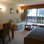 Appartement 2 Pièces Avec Parking - Fr-1-517-39 *
